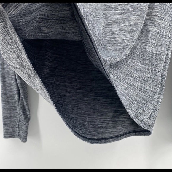 Under Armour | Women’s Large Grey Heat Gear Quarter Zip |‎ Pullover, Lightweight - Picture 2 of 5